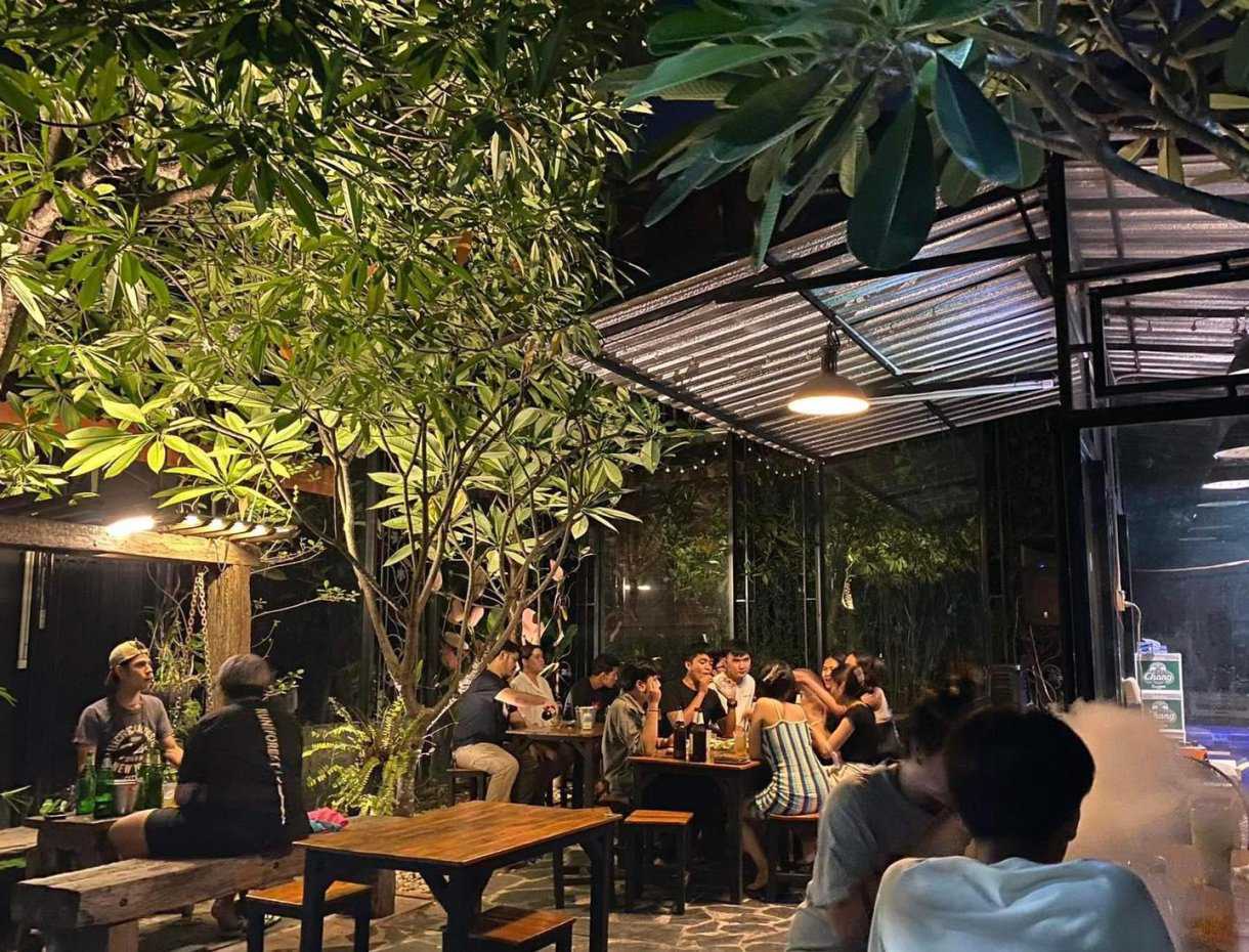 มู้ด บาร์แอนด์บิสโทร