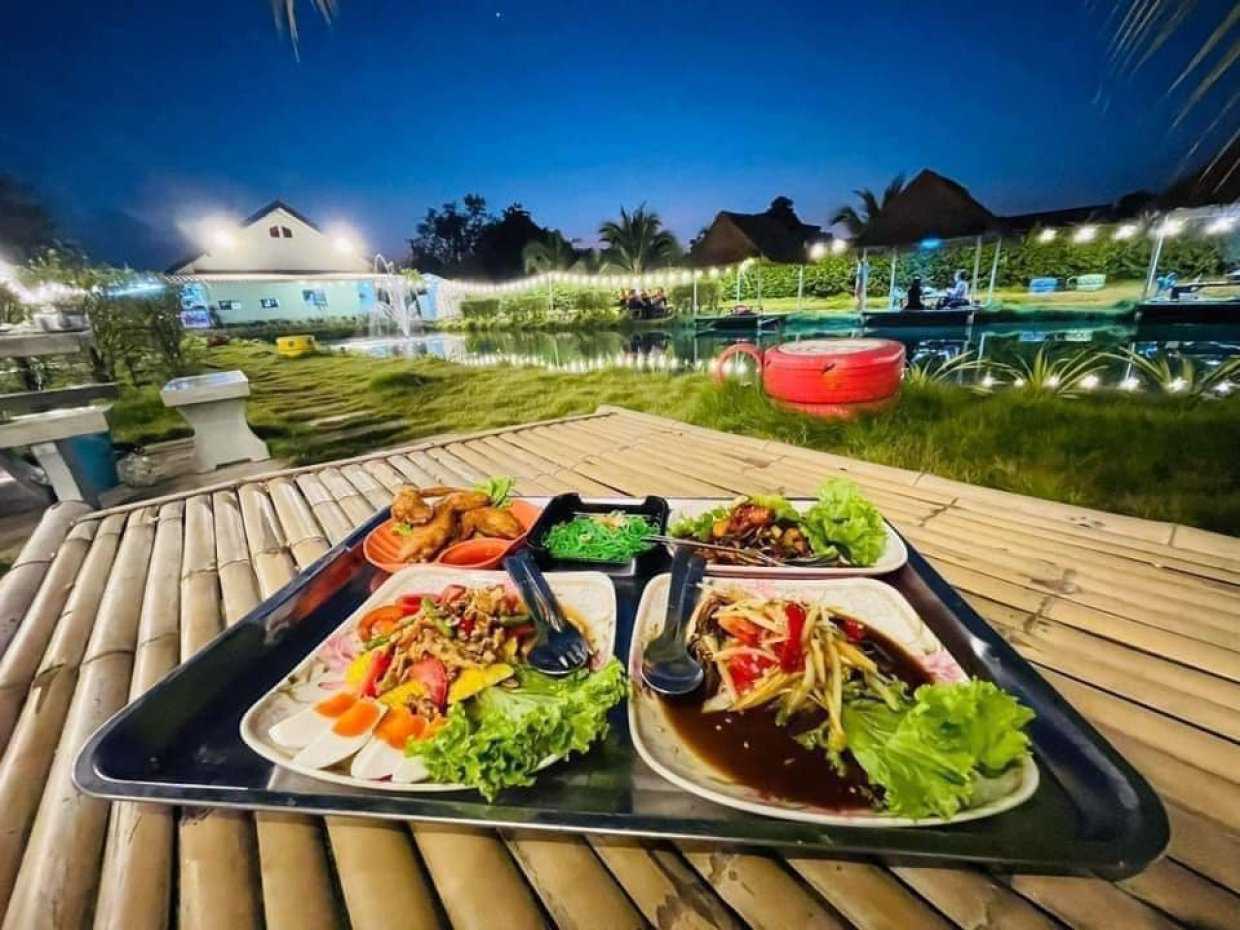 ริมน้ำ หมูกระทะ แอนด์ เรสเทอรองท์