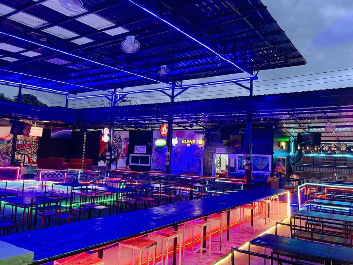 บรรเลง บาร์ แอนด์ บิสโทร วังม่วง